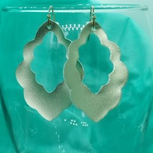 Gold Scalloped earrings